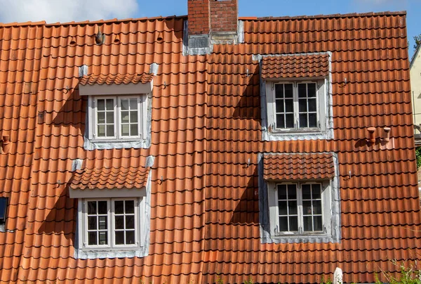 Old Building Red Shingles Roofing Design — Stock Photo, Image