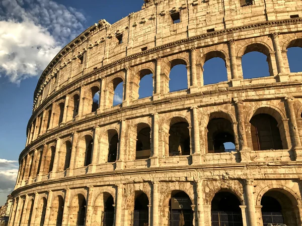 Ohromující Pohled Majestátní Koloseum Slavné Amfiteátr Centru Říma Itálie — Stock fotografie