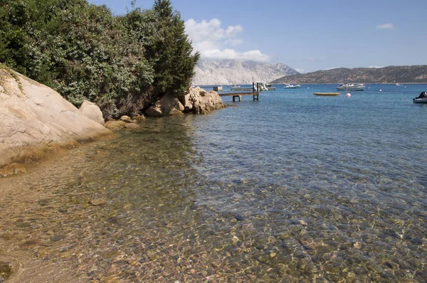 Eine Schöne Aufnahme Des Strandes Von Spiaggia Isuleda Unter Blauem — Stockfoto