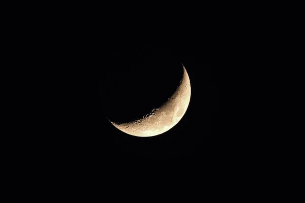 밤하늘 배경에 반달의 — 스톡 사진