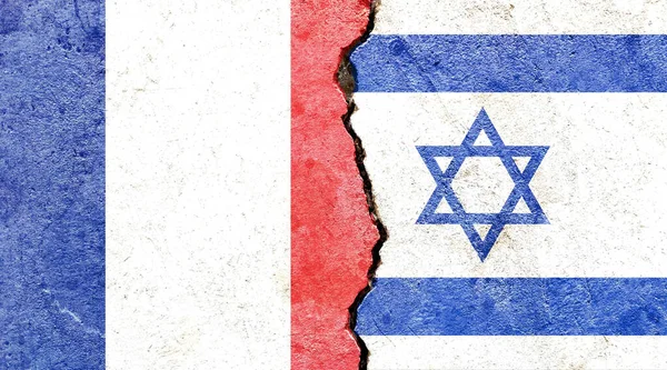 Σημαίες Γαλλίας Ισραήλ Ραγισμένο Τοίχο Έννοια Πολιτικής Σύγκρουσης — Φωτογραφία Αρχείου