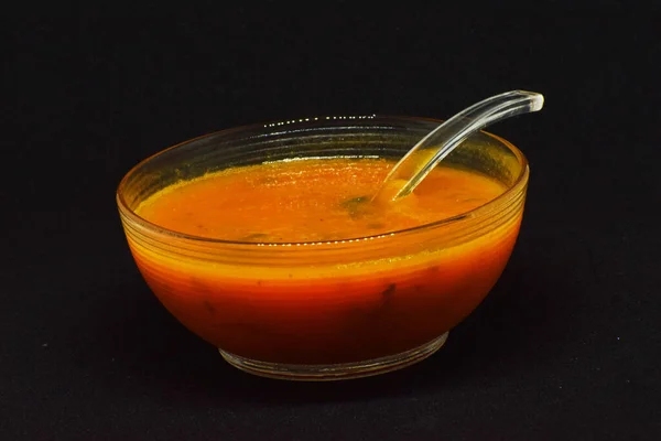 Gros Plan Une Soupe Purée Lentilles Sur Bol Transparent Isolé — Photo