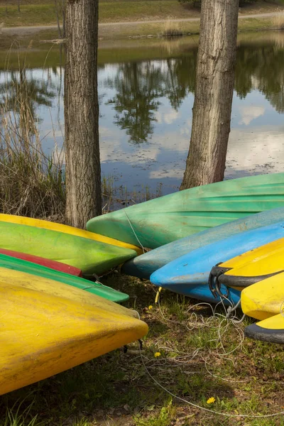 Vertical Shot Colorful Canoes Allier River Coast Auvergne Rhone Alpes — Stock Photo, Image