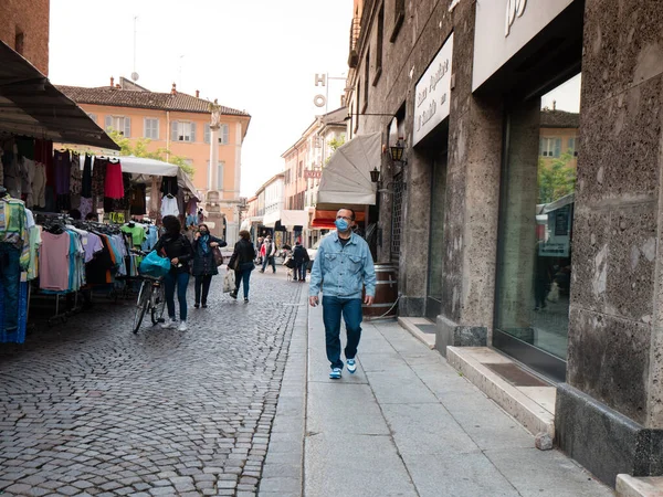 Cremona Lombardy Italien Maj 2021 Cremona Lombardiet Gatumarknad Med Låga — Stockfoto