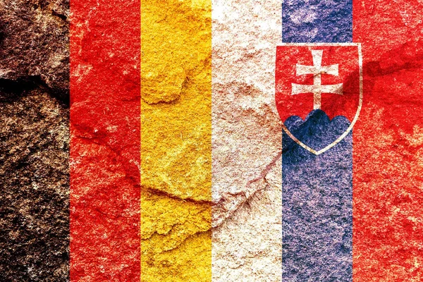 Flagi Germy Słowacji Obok Siebie Kamiennej Ścianie — Zdjęcie stockowe