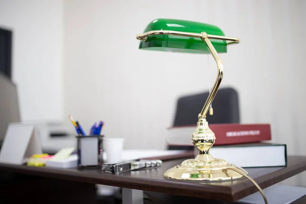 Closeup Shot Desk Lamp Green Cover Office Desk — Stock Photo, Image