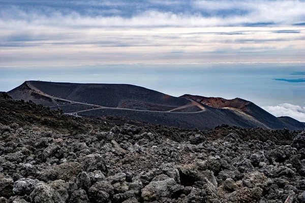 Vulcano Etna Sicilia Sotto Cielo Nuvoloso — Foto Stock