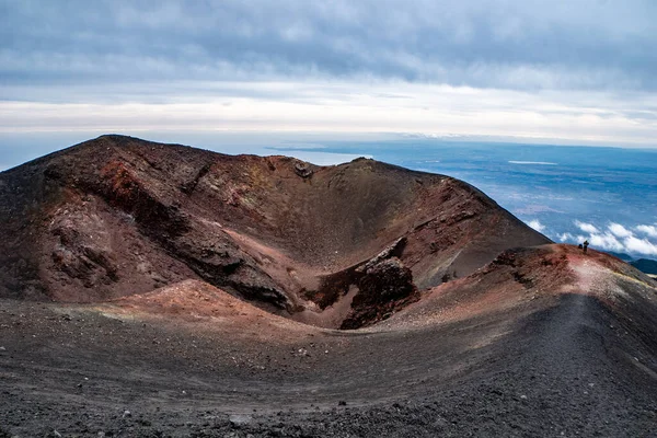 Wulkan Etna Sycylii Pod Chmurnym Niebem — Zdjęcie stockowe