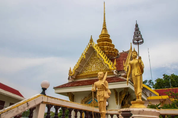 Statue Oro Del Tempio Buddhista Thailandese Wat Khao Din Distretto — Foto Stock