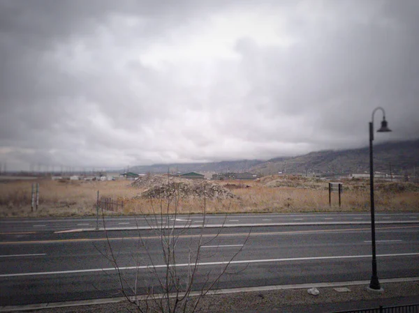 Side View Empty Wide Street Dry Autumn Fields Gloomy Day — Stock Photo, Image