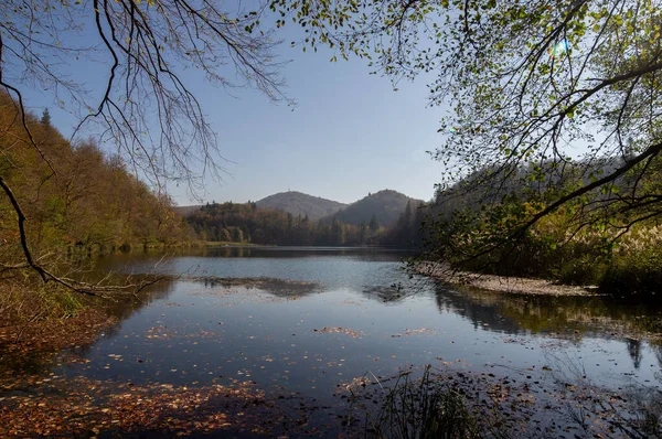 Una Bella Foto Lago Montagna Autunno — Foto Stock