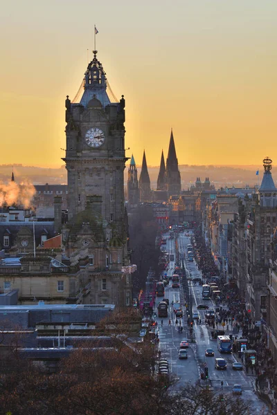 Живописный Вид Знаменитую Часовую Башню Эдинбурге Великобритания Закате — стоковое фото