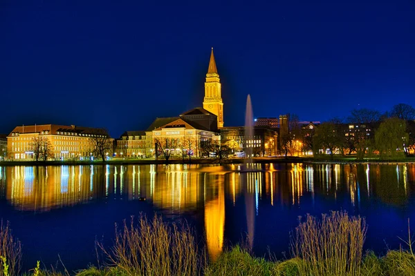 Lago Ayuntamiento Por Noche Kiel Alemania —  Fotos de Stock