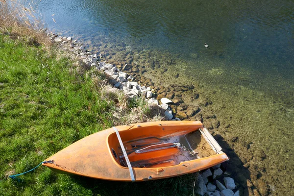 Cliché Grand Angle Bateau Bord Lac — Photo