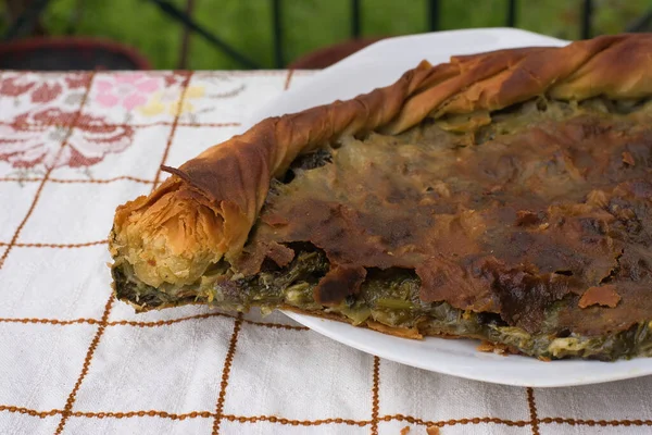 Torta Spinaci Greci Con Formaggio Feta Preparazione Tradizionale Torta Spinaci — Foto Stock