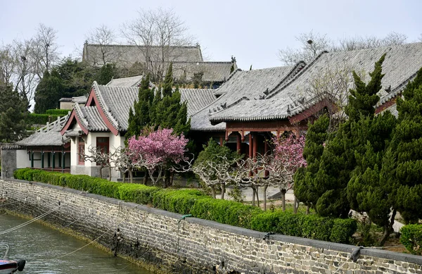 Een Prachtige Tempel Nabij Een Rivier Japan — Stockfoto