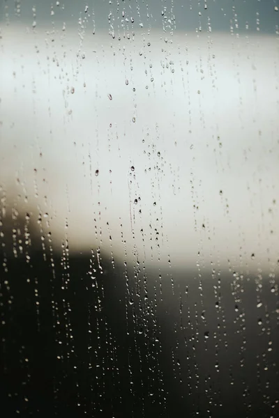 Colpo Verticale Gocce Acqua Sul Vetro — Foto Stock