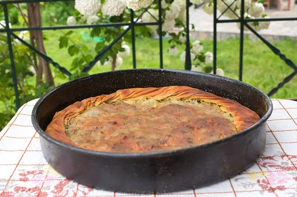 Yunan Ispanaklı Turta Feta Peynirli Yaşlı Bir Kadın Tarafından Geleneksel — Stok fotoğraf