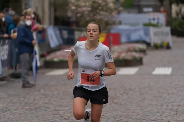 Merano イタリア 2021年5月2日 ハーフマラソン女子参加者 0975 Fitness Run Merano South Tirol — ストック写真