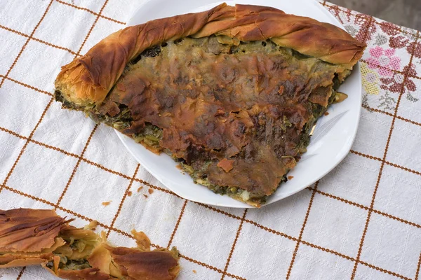 Griekse Spinazie Taart Met Feta Kaas Bereiding Van Traditionele Dorp — Stockfoto