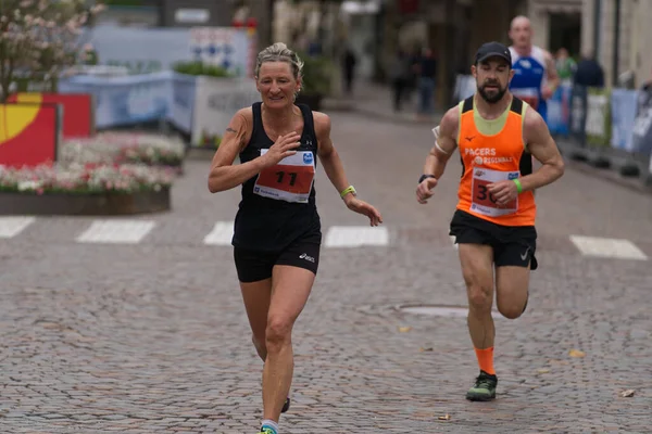Merano Włochy Maja 2021 Niesamowita Starsza Uczestniczka Półmaratonu Kobiet 0975 — Zdjęcie stockowe