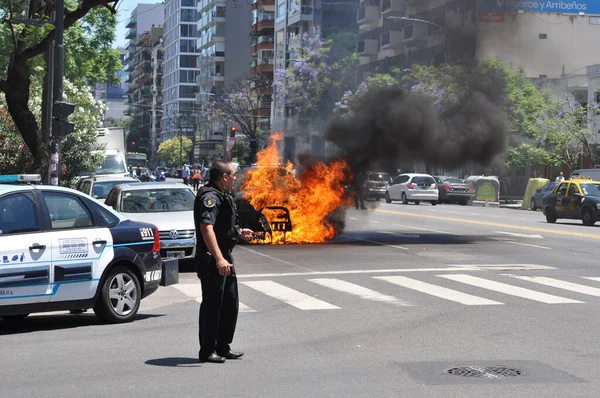 Buenos Aires Argentina Prosince 2015 Policista Zabezpečuje Ulici Centru Města — Stock fotografie