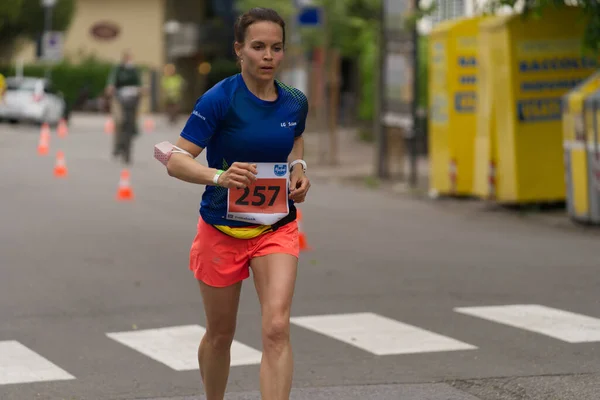 Merano Włochy Maja 2021 Uczestniczki Półmaratonu Kobiet 0975 Biegu Fitness — Zdjęcie stockowe