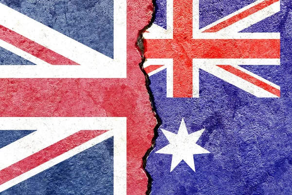 Bandera Del Reino Unido Bandera Australia Sobre Fondo Pared Agrietado — Foto de Stock