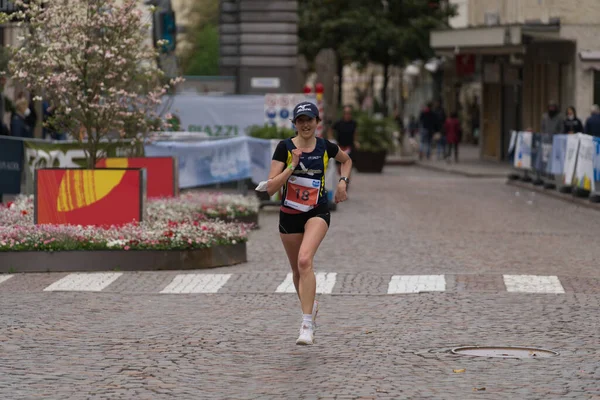 Merano イタリア 2021年5月2日 ハーフマラソン女子参加者 0975 Fitness Run Merano South Tirol — ストック写真