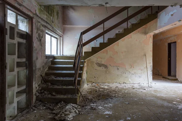 Interior Antigo Edifício Abandonado — Fotografia de Stock