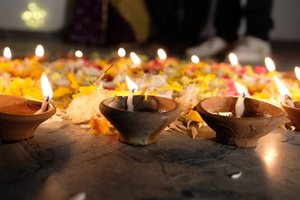 Diwali Belangrijkste Oude Hindoe Festival Mensen Steken Diya Lampen Kaarsen — Stockfoto