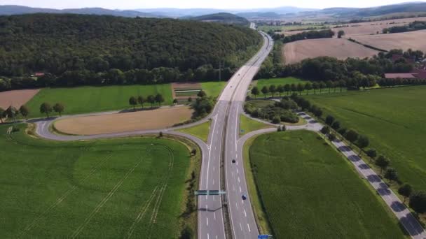 Nedåtgående Panorering Antenn Drönare Skott Utgång Motorväg Tyskland Nära Dramfeld — Stockvideo