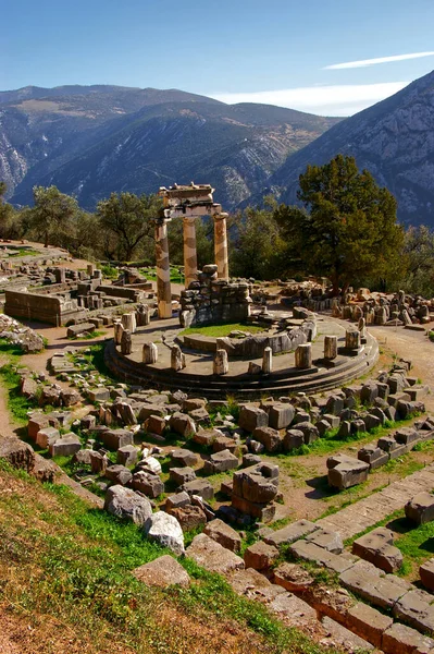 Yunanistan Delphi Kentindeki Antik Bir Anıtın Dikey Çekimi — Stok fotoğraf