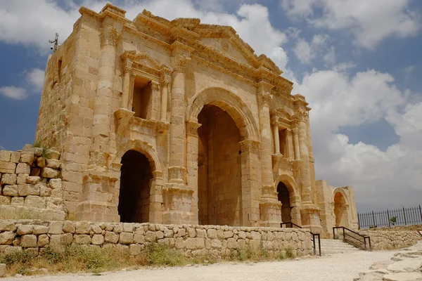 Arco Adriano Nas Ruínas Romanas Jerash Jordânia — Fotografia de Stock
