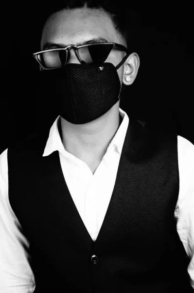Black White Portrait Handsome Indian Man Sunglasses Suit Wearing Facemask — ストック写真