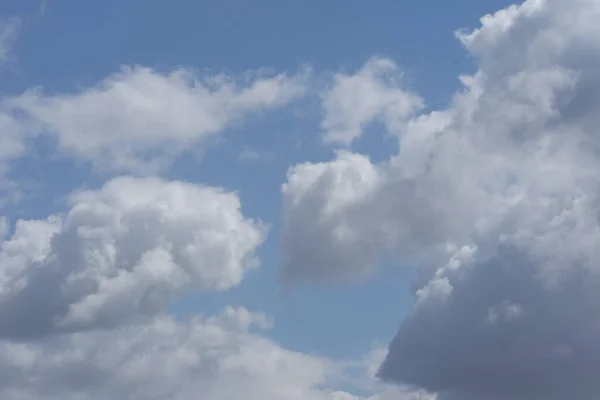 Přirozený Pohled Bavlněné Mraky Modrém Pozadí Oblohy — Stock fotografie