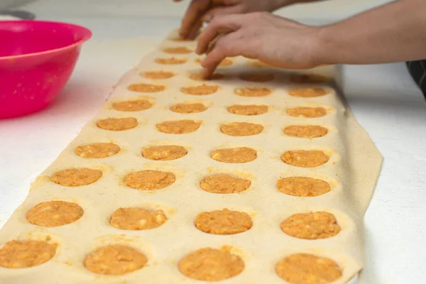 饺子的制作过程 — 图库照片