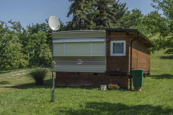 Ein Hölzernes Landhaus Wald — Stockfoto