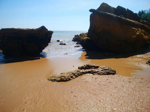 Rochas Praia Areia Molhada — Fotografia de Stock
