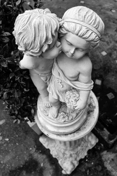 Último Los Románticos Estatua Del Jardín Chiang Mai Thailand — Foto de Stock
