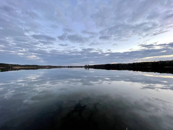 Beautiful Scenery Tranquil Lake Cloudy Sky Reflected — Stock Photo, Image