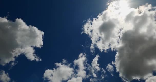 Блакитне Небо Хмарами — стокове відео