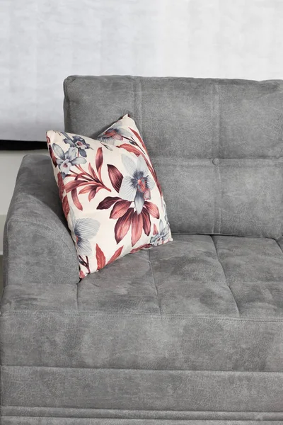 Vertical Shot Pillow Grey Drape Sofa Living Room — Stock Photo, Image