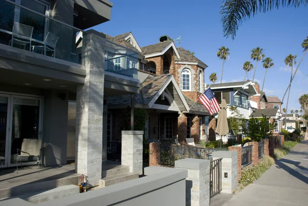 シールビーチ アメリカ 2016年5月24日 カリフォルニア州シールビーチの典型的なアメリカの郊外の家や家 — ストック写真