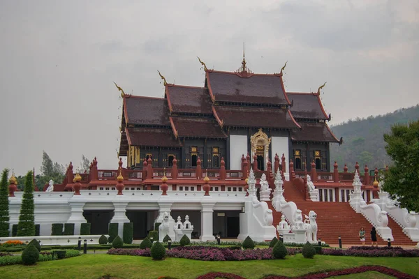 Великому Павільйоні Хор Кхам Луанг Розкинувся Палац Мей Хіа Таїланд — стокове фото