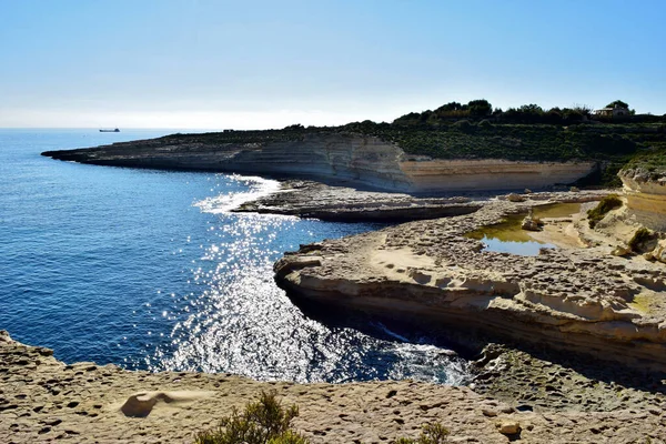 Delimara Marsaxlokk Malta Gru 2015 Falista Platforma Niskie Białe Wapienne — Zdjęcie stockowe