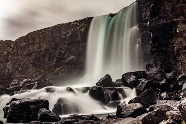 Ένας Καταρράκτης Στο Εθνικό Πάρκο Thingvellir — Φωτογραφία Αρχείου