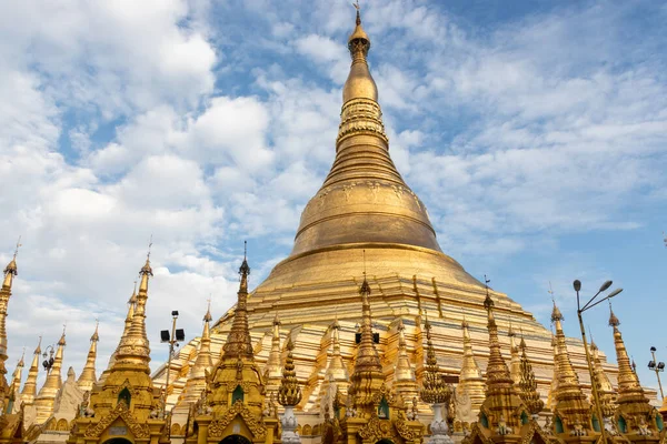 stock image Shwedagon Paya pagoda Myanmar heiliger Ort und Wahrzeichen. Yangon, Myanmar