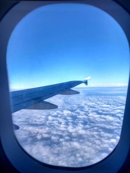 Вид Хмарний Пейзаж Блакитному Небі Вікна Літака — стокове фото