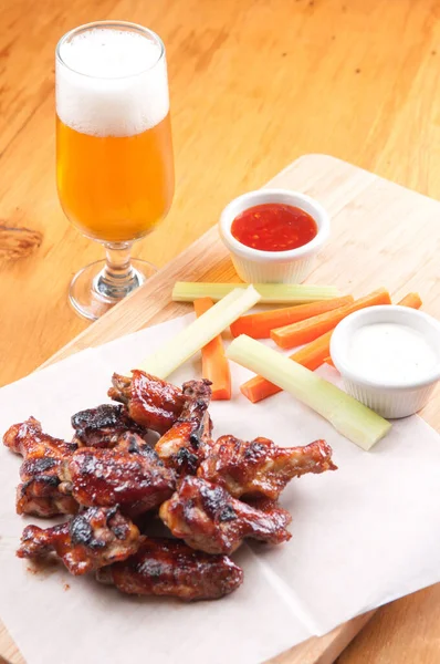 Spicy Asian Style Chicken Wings Sauce Beer — Stock Photo, Image